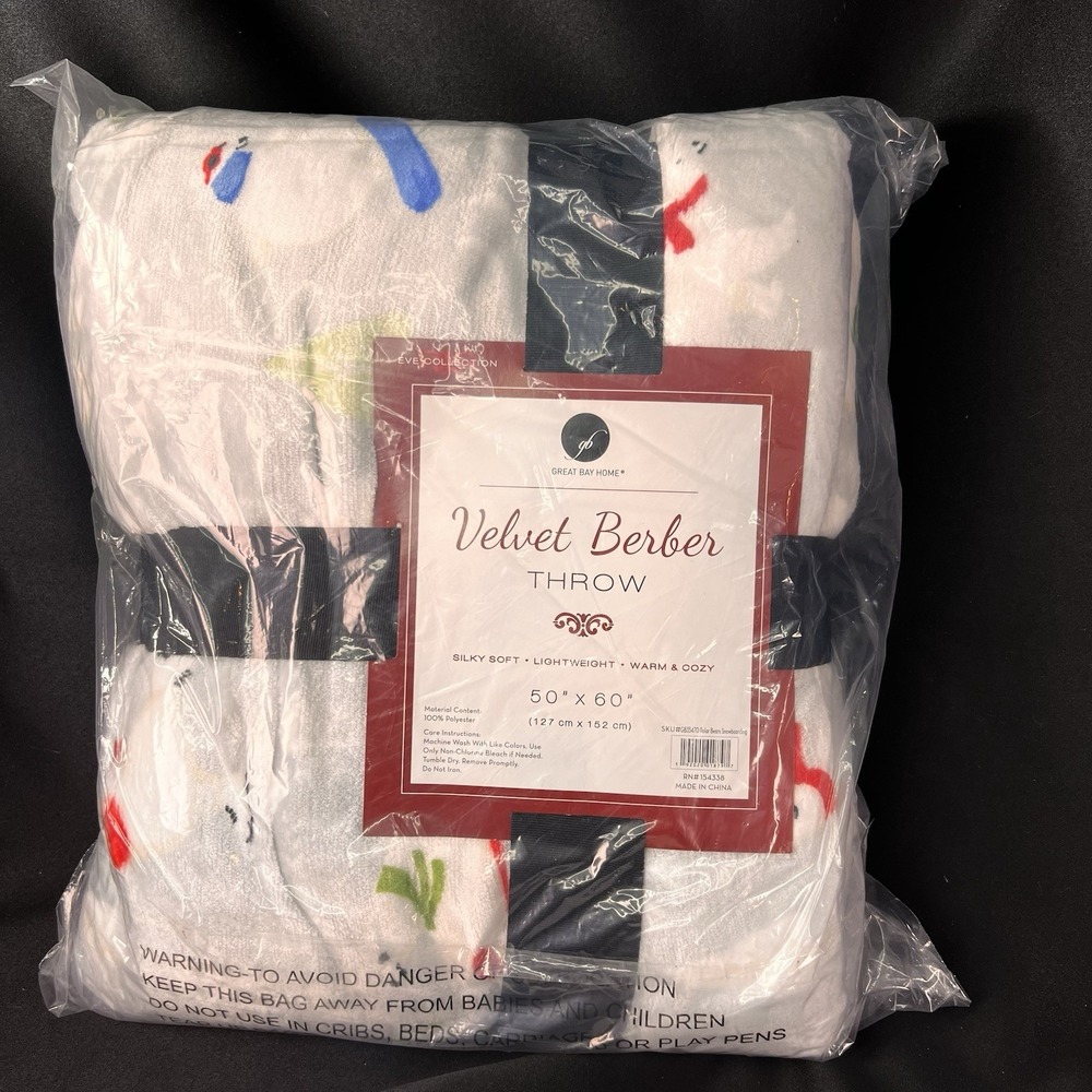 GREAT BAY HOME Velvet Berber THROW Polar Bears Snowboarding 50 " x 60"